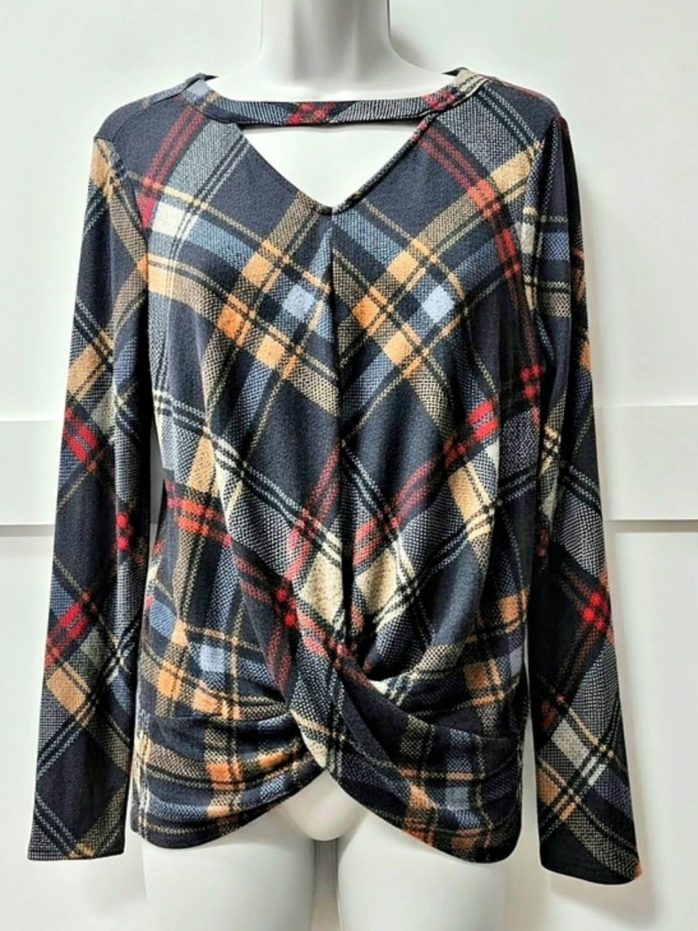 Maurices Plaid Twist Front Top in Black & Red Size Medium